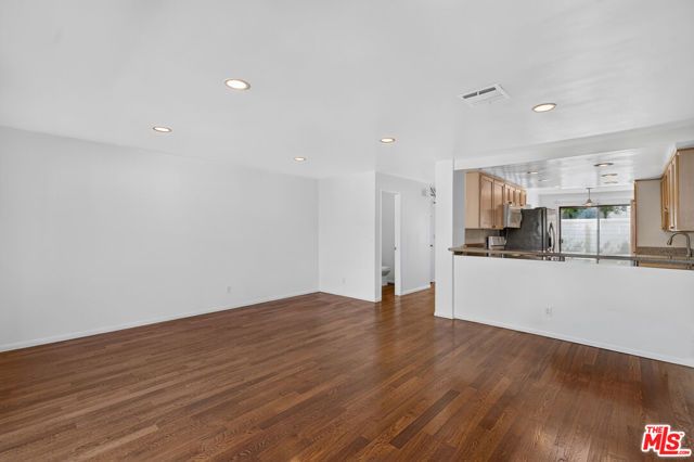 2519 Kansas Avenue 102, Santa Monica, CA 90404