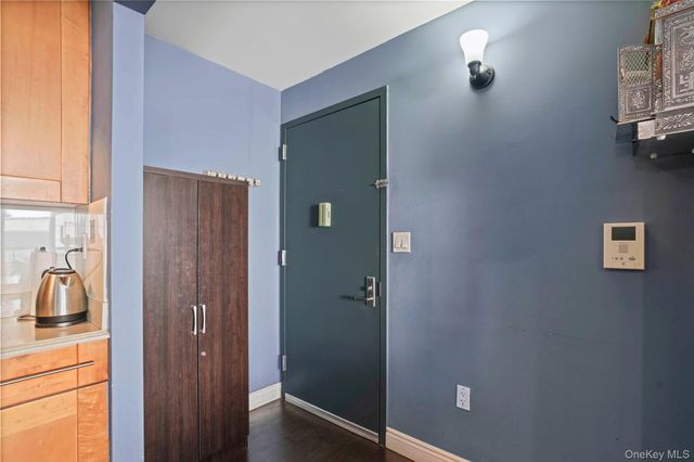 311 Saint Nicholas Avenue 3H, Ridgewood, NY 11385