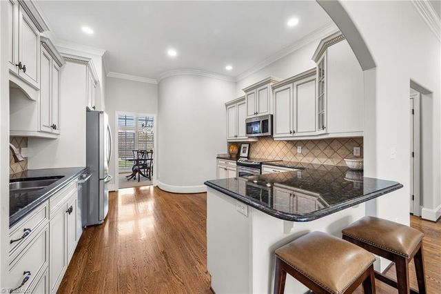 2 Chippers Court, Greensboro, NC 27407