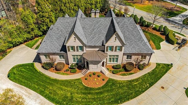 2 Chippers Court, Greensboro, NC 27407