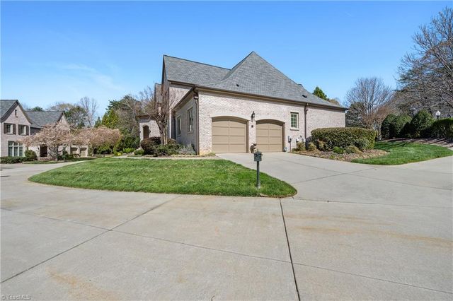 2 Chippers Court, Greensboro, NC 27407