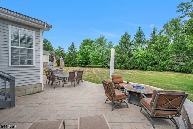 11 Pony Ln, Raritan Twp., NJ 08822