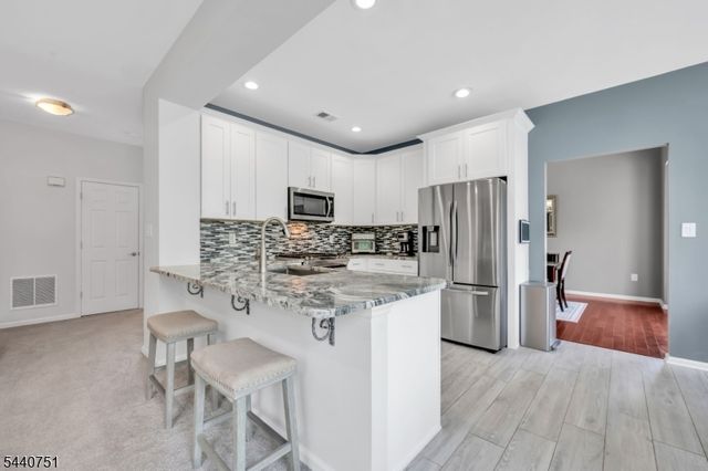11 Pony Ln, Raritan Twp., NJ 08822