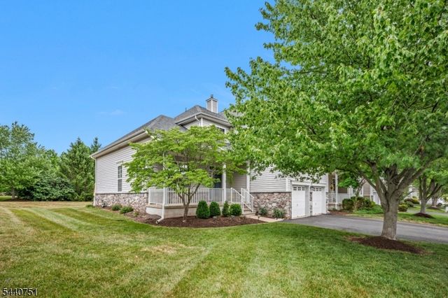 11 Pony Ln, Raritan Twp., NJ 08822