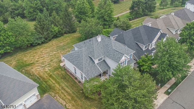 11 Pony Ln, Raritan Twp., NJ 08822