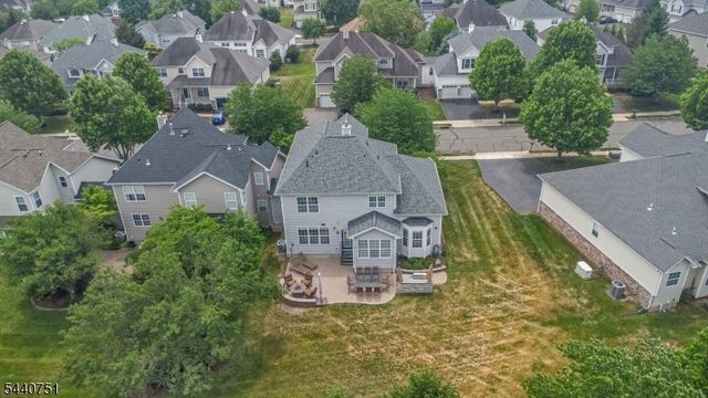 11 Pony Ln, Raritan Twp., NJ 08822