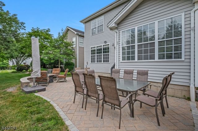 11 Pony Ln, Raritan Twp., NJ 08822
