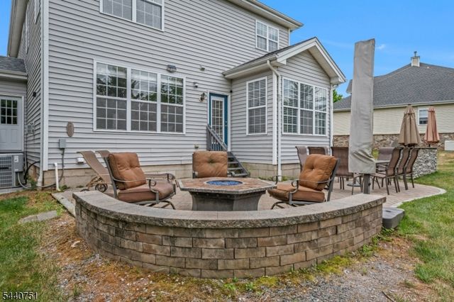 11 Pony Ln, Raritan Twp., NJ 08822