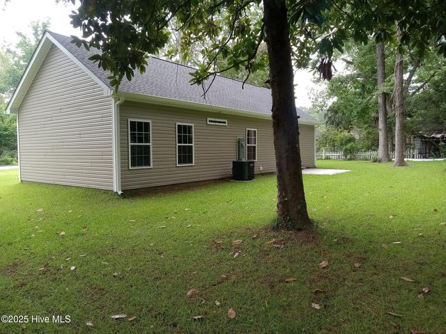 111 E Oliver Street, Whiteville, NC 28472