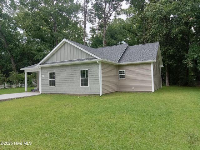 111 E Oliver Street, Whiteville, NC 28472
