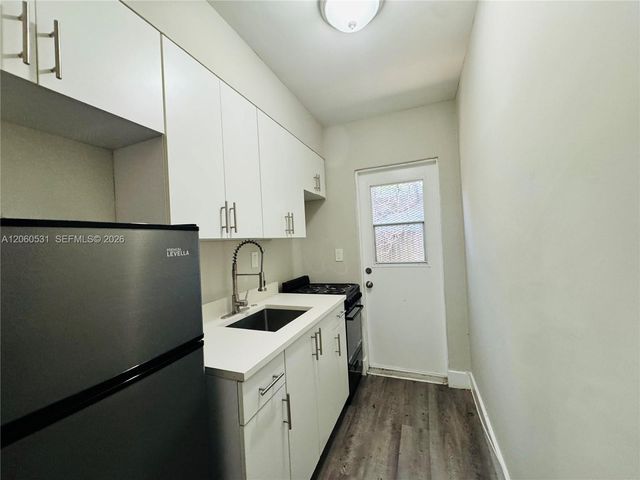 716 NE 14th Avenue 4, Fort Lauderdale, FL 33304