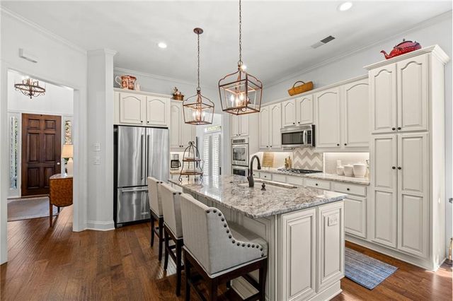120 Kendemere Pointe, Roswell, GA 30075