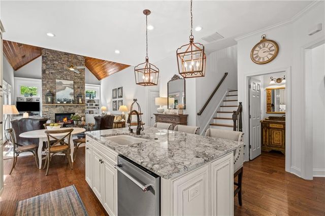 120 Kendemere Pointe, Roswell, GA 30075