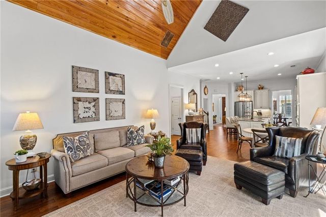 120 Kendemere Pointe, Roswell, GA 30075