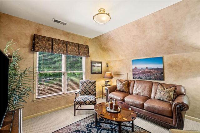 120 Kendemere Pointe, Roswell, GA 30075