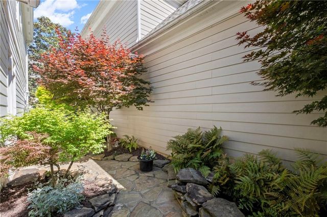 120 Kendemere Pointe, Roswell, GA 30075