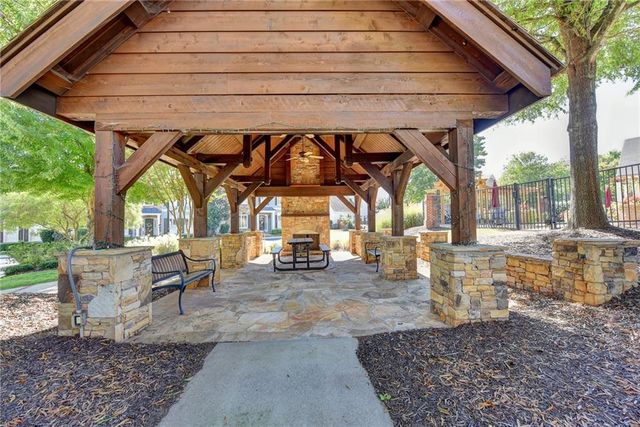 120 Kendemere Pointe, Roswell, GA 30075