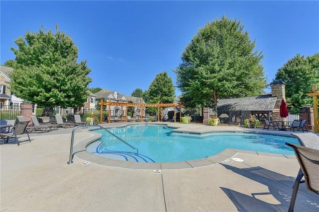 120 Kendemere Pointe, Roswell, GA 30075