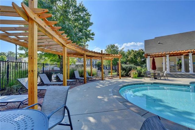 120 Kendemere Pointe, Roswell, GA 30075