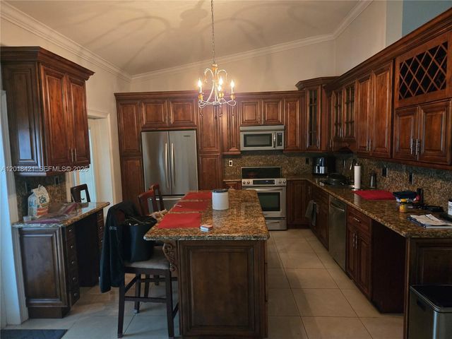 13521 SW 182nd St, Miami, FL 33177