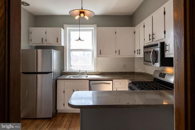 202 WALNUT ST, Lemoyne, PA 17043