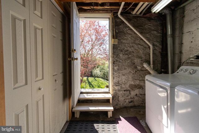 202 WALNUT ST, Lemoyne, PA 17043