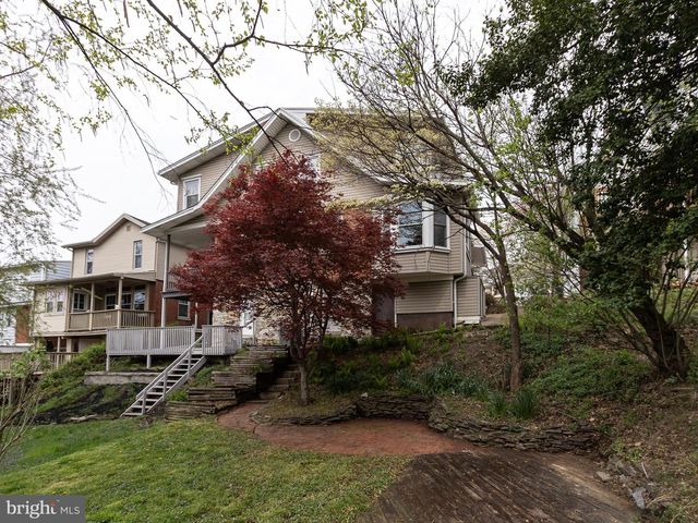 202 WALNUT ST, Lemoyne, PA 17043