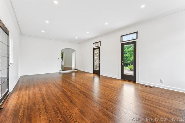 2605 S St Louis Avenue, Tulsa, OK 74114