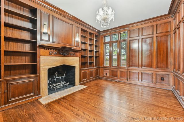 2605 S St Louis Avenue, Tulsa, OK 74114