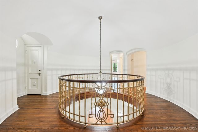 2605 S St Louis Avenue, Tulsa, OK 74114