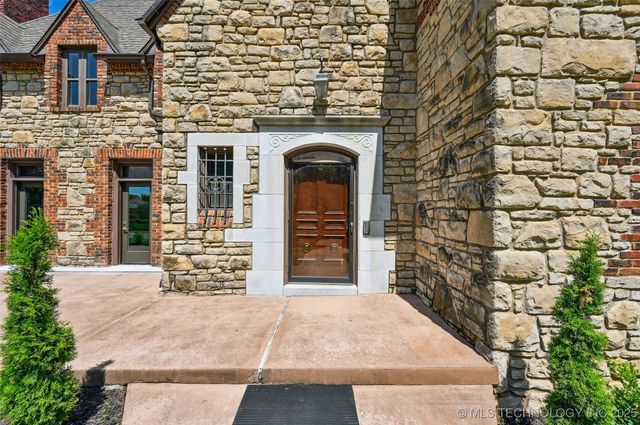 2605 S St Louis Avenue, Tulsa, OK 74114