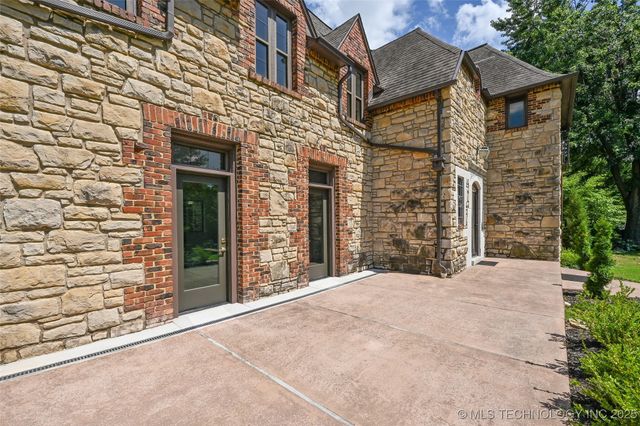 2605 S St Louis Avenue, Tulsa, OK 74114