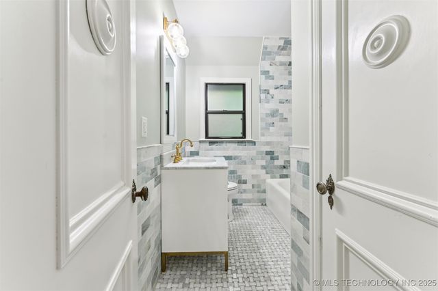 2605 S St Louis Avenue, Tulsa, OK 74114