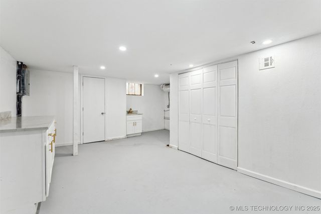 2605 S St Louis Avenue, Tulsa, OK 74114