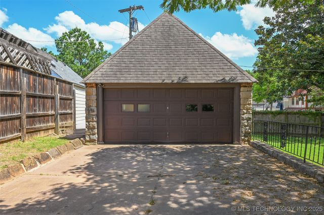 2605 S St Louis Avenue, Tulsa, OK 74114