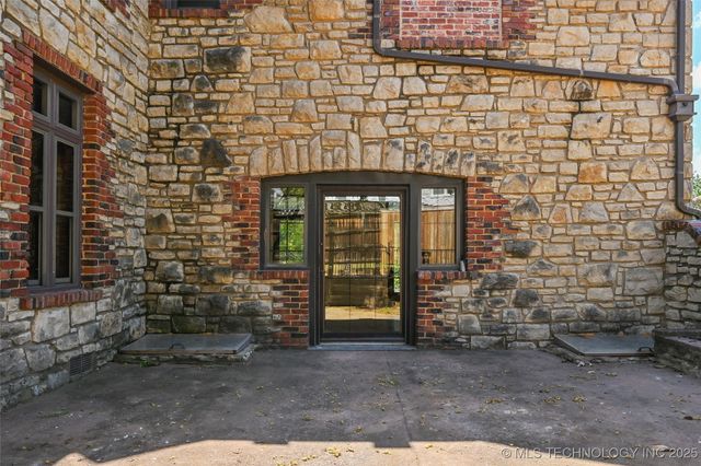 2605 S St Louis Avenue, Tulsa, OK 74114