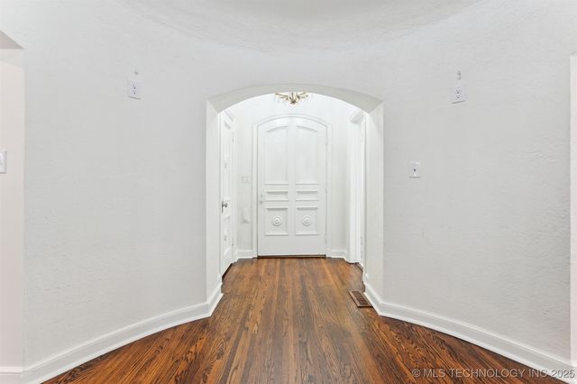 2605 S St Louis Avenue, Tulsa, OK 74114