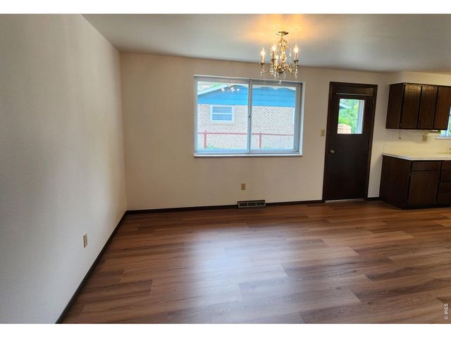 521 W 33rd St, Loveland, CO 80538