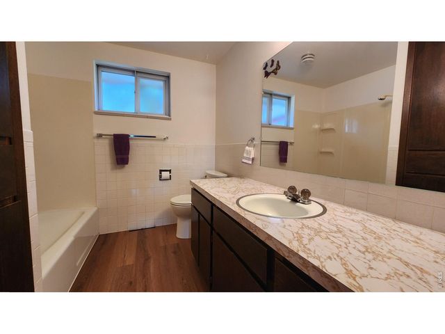 521 W 33rd St, Loveland, CO 80538