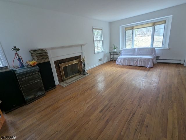 18 Mountainside Dr, Wayne Twp., NJ 07470