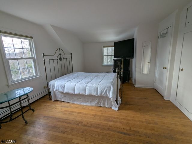 18 Mountainside Dr, Wayne Twp., NJ 07470