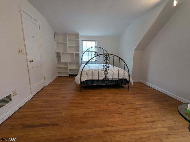 18 Mountainside Dr, Wayne Twp., NJ 07470