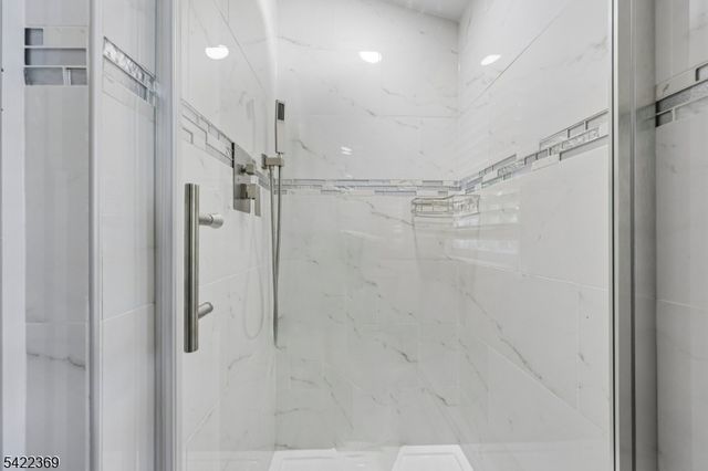 18 Mountainside Dr, Wayne Twp., NJ 07470