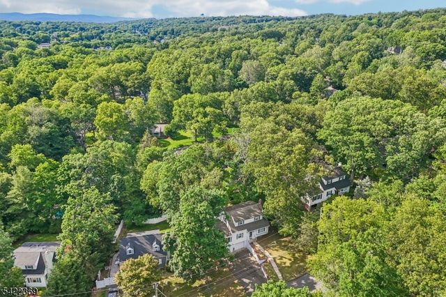 18 Mountainside Dr, Wayne Twp., NJ 07470