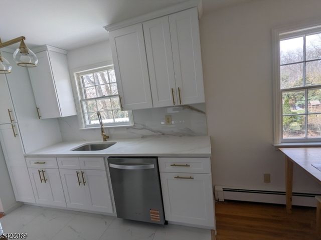 18 Mountainside Dr, Wayne Twp., NJ 07470