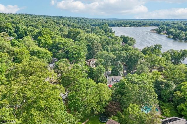 18 Mountainside Dr, Wayne Twp., NJ 07470