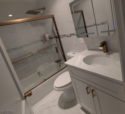 18 Mountainside Dr, Wayne Twp., NJ 07470