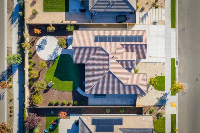 1622 Legacy Way, Hughson, CA 95326