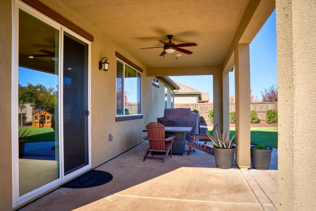 1622 Legacy Way, Hughson, CA 95326