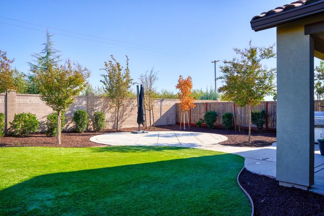 1622 Legacy Way, Hughson, CA 95326